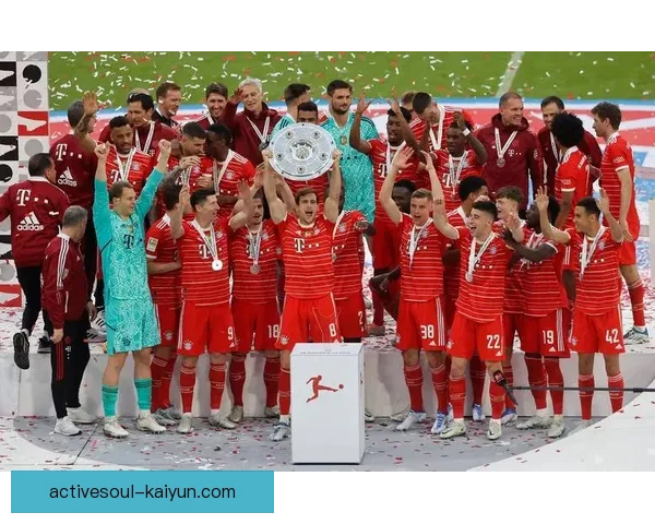 马尔蒂尼在欧冠历史中的表现稳健，继续为球队贡献关键防守能力