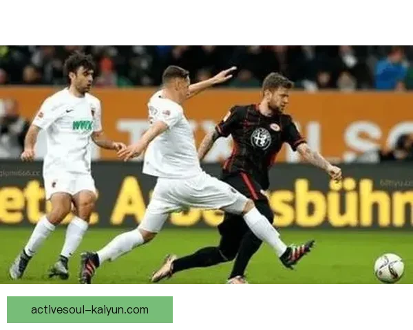 格里马尔多在勒沃库森表现稳健，备受期待迎接新赛季挑战