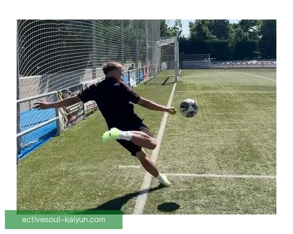 瑞安门线技术在足球赛事中的应用不断升级，提升比赛公正性与准确性