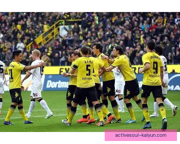 欧洲杯雨战经典回顾：湿滑场地下的战术博弈与关键发挥